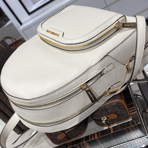 Michael Kors Jaycee Medium Pebbled Leather Backpack
Light Cream - Picture 6 of 16